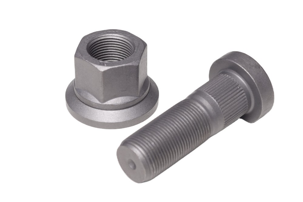 Шпилька колеса М22x1,5x68 з гайкою М22x1,5x31 SW32 SAF