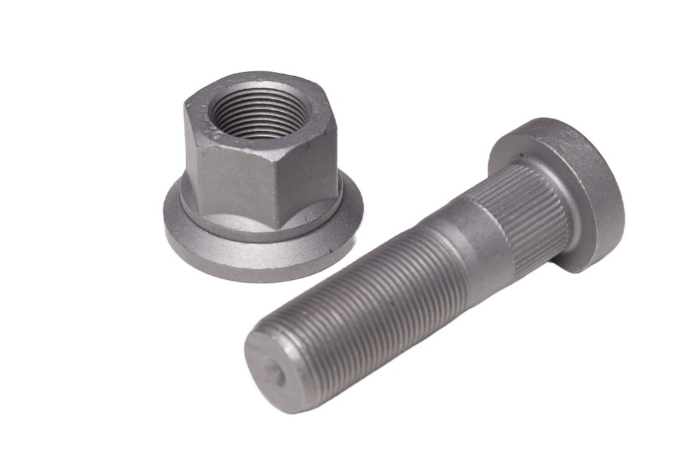 Шпилька колеса М22x1,5x78 з гайкою М22x1,5x31 SW32 SAF
