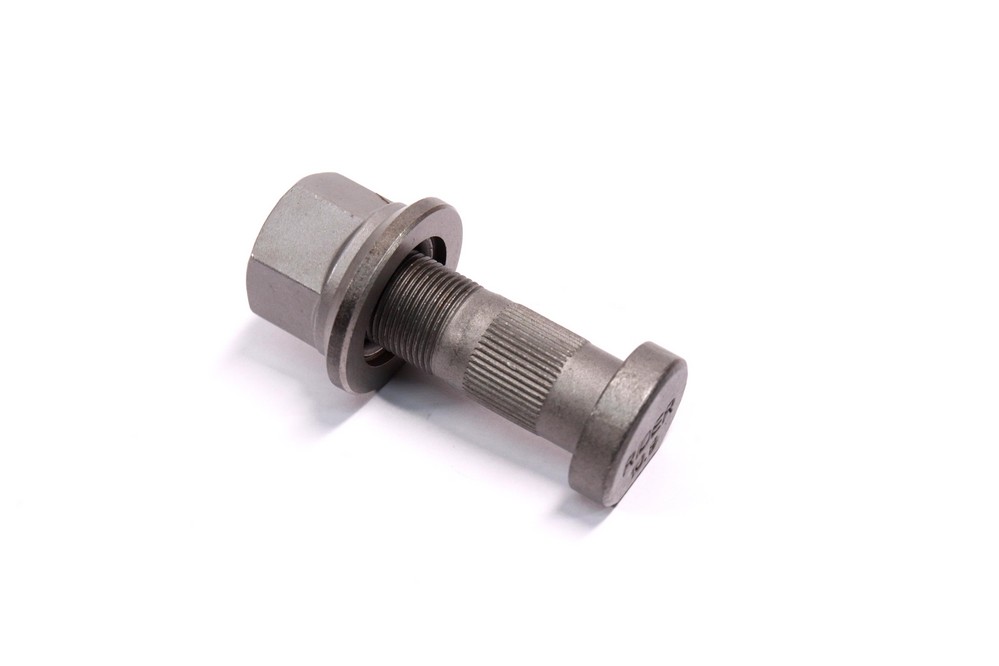 Шпилька колеса (з гайкою) М22x1, 5x83x44 SW32