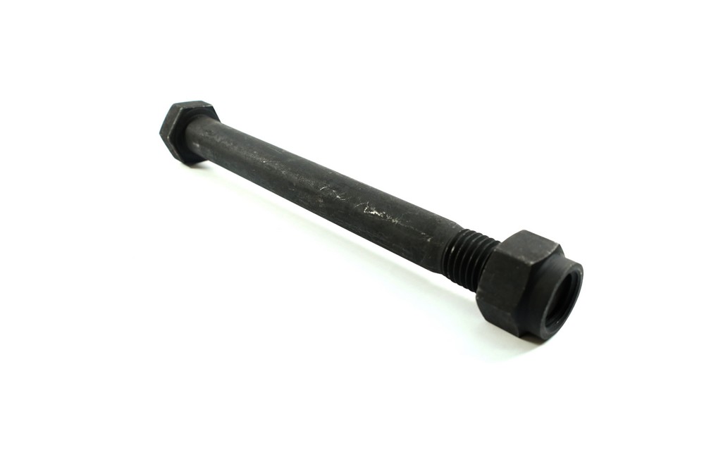 Болт М24x3,0х240 SW36 8.8 з гайкою